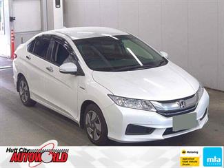 2015 Honda Grace - Thumbnail