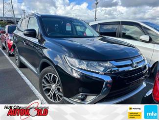 2015 Mitsubishi Outlander - Thumbnail